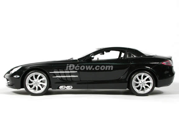 2005 Mercedes Benz McLaren SLR diecast model car 1:18 scale die cast by Maisto - Black