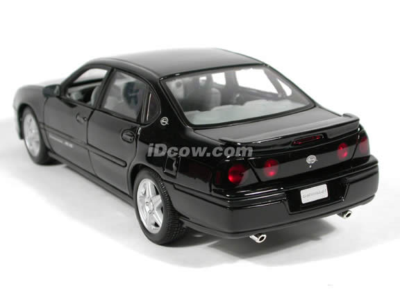 2004 Chevy Impala SS diecast model car 1:18 scale die cast by Maisto - Black