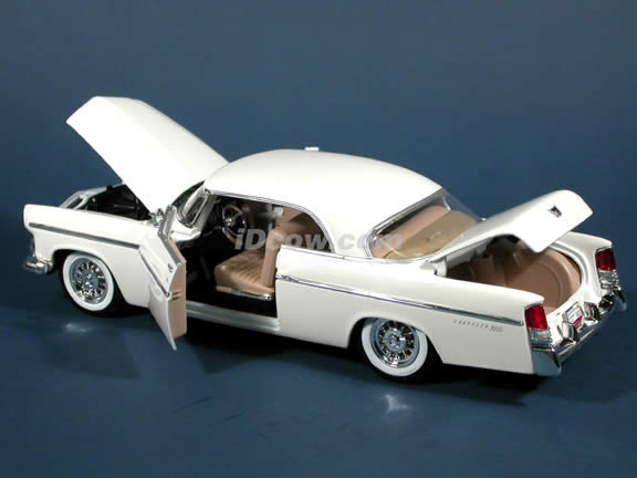 1956 Chrysler 300B diecast model car 1:18 scale die cast by Maisto - White
