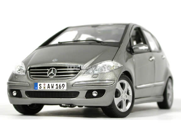 2004 Mercedes Benz A Class diecast model car 1:18 scale die cast by Maisto - Metallic Grey