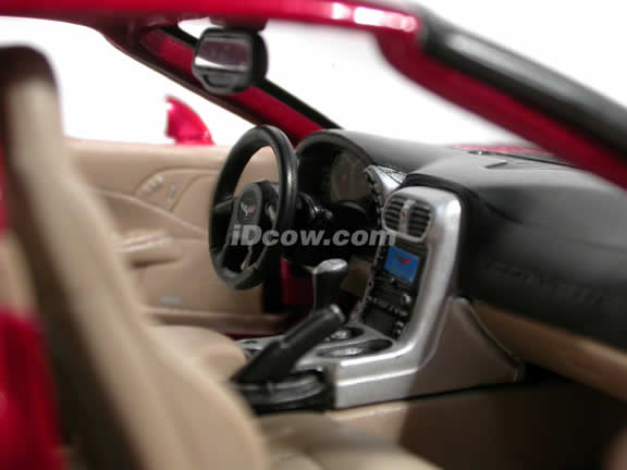 2005 Chevrolet Corvette diecast model car 1:18 scale die cast by Maisto - Metallic Red 31117
