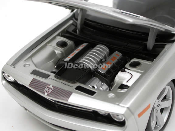 2006 Dodge Challenger Concept diecast model car 1:18 scale die cast by Maisto - Silver 36138