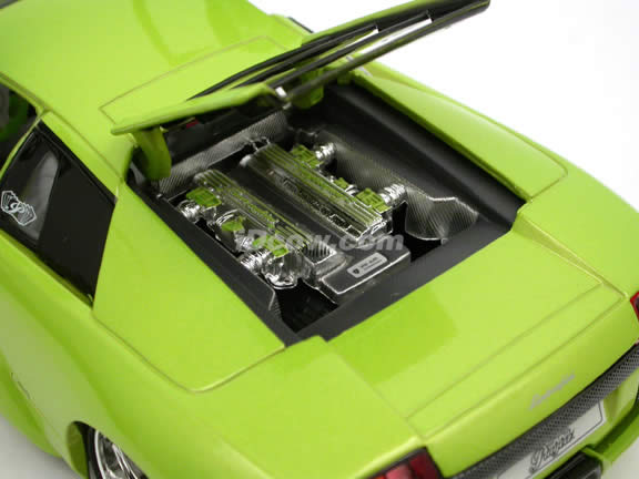 2005 Lamborghini Murcielago Coupe diecast model car 1:18 scale die cast by Maisto Playerz - Green 31053