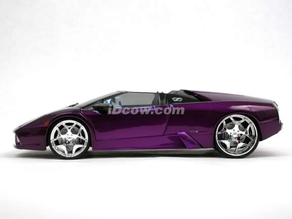 2005 Lamborghini Murcielago Roadster diecast model car 1:18 scale die cast by Maisto Playerz - Candy Purple 31060