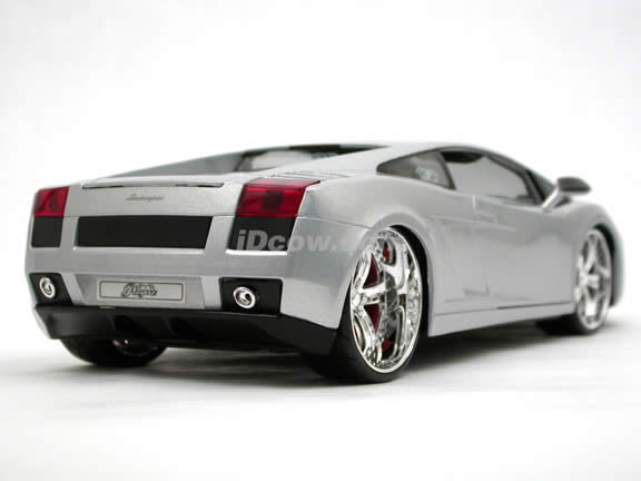 2006 Lamborghini Gallardo diecast model car 1:18 scale die cast by Maisto Playerz - Silver 31054