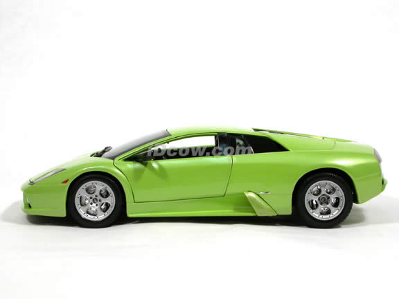 2002 Lamborghini Murcielago Diecast model car 1:18 scale by Maisto - Metallic Green 31638