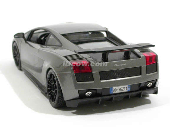 2007 Lamborghini Gallardo Superleggera diecast model car 1:18 scale die cast by Maisto - Metallic Grey 31149