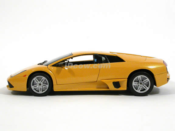 2007 Lamborghini Murcielago LP640 diecast model car 1:18 scale die cast by Maisto - Yellow 31148