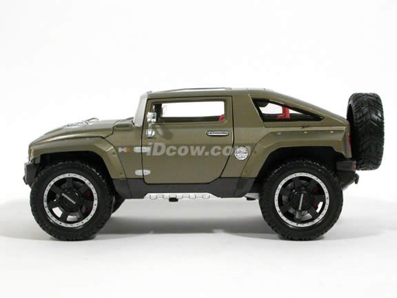 2008 Hummer HX Concept diecast model car 1:18 scale die cast by Maisto - Olive