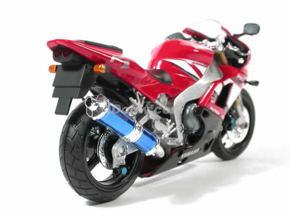 2001 Yamaha YZF R1 Model Diecast Motorcycle 1:12 die cast by NewRay - Red