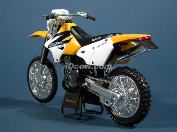 Suzuki DR Z400 Model Model Diecast Dirt Bike Motorcycle 1:12 die cast by NewRay - Yellow