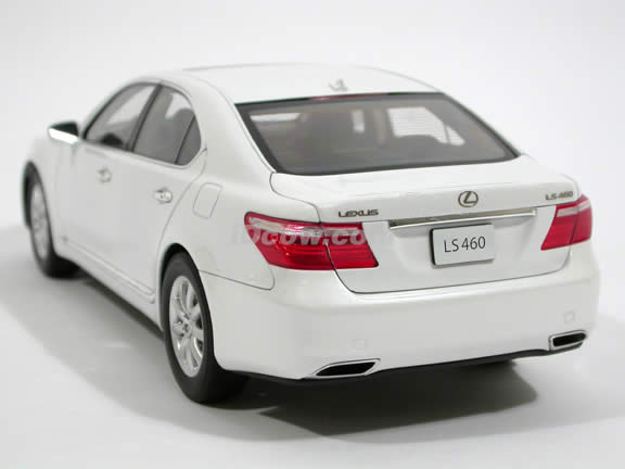 2008 Lexus LS460 diecast model car 1:18 scale die cast by Norev - White 188103