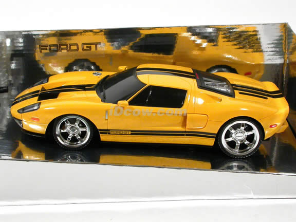 2005 RC Ford GT model car 1:18 scale by XQ Toys - Yellow