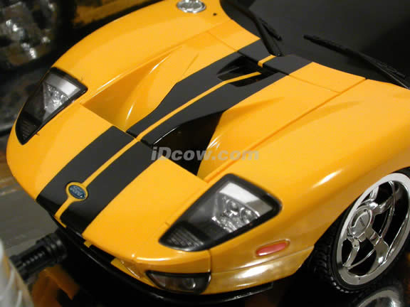 2005 RC Ford GT model car 1:18 scale by XQ Toys - Yellow