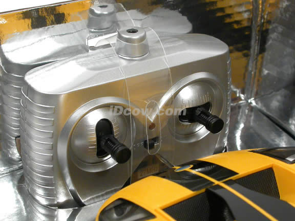2005 RC Ford GT model car 1:18 scale by XQ Toys - Yellow