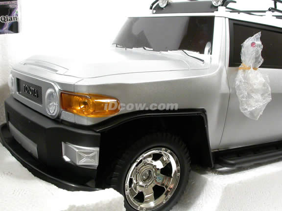 2007 RC Toyota FJ Cruiser model car 1:10 scale - Silver