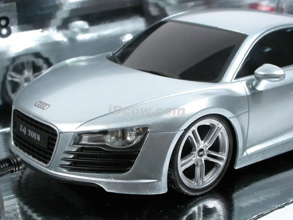 RC 2009 Audi R8 model car 1:18 scale by XQ Toys - Silver