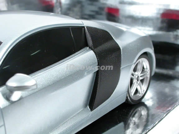 RC 2009 Audi R8 model car 1:18 scale by XQ Toys - Silver