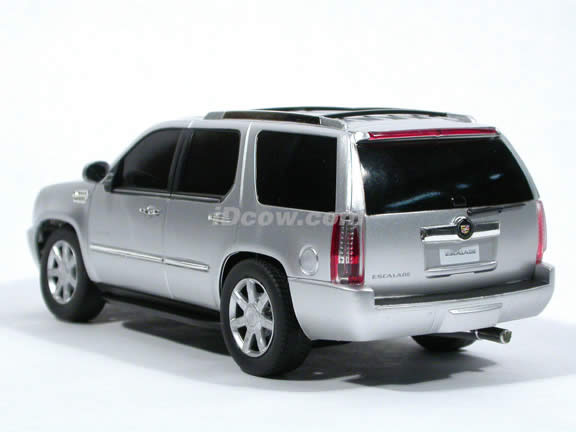 RC 2009 Cadillac Escalad model car 1:24 scale by RASTAR - Silver