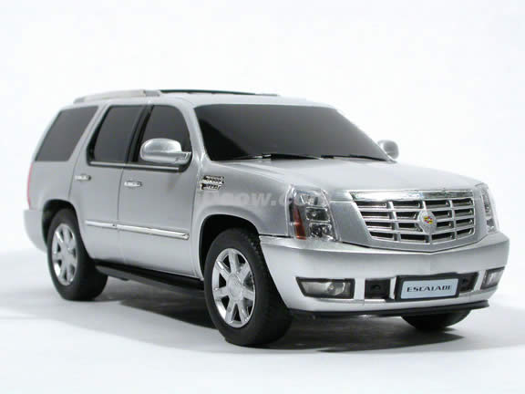 RC 2009 Cadillac Escalad model car 1:24 scale by RASTAR - Silver