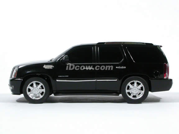 RC 2009 Cadillac Escalad model car 1:24 scale by RASTAR - Black