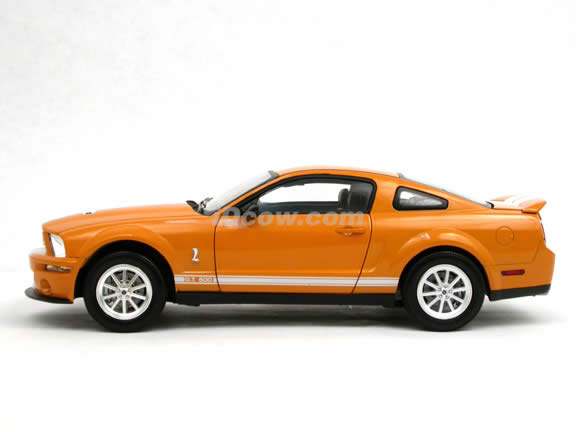 2007 Ford Mustang Shelby GT500 diecast model car 1:18 scale die cast by Shelby Collectibles - Orange DC7500011