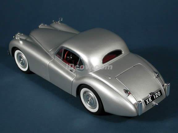 1949 Jaguar XK120 diecast model car 1:18 scale die cast by Signature Models - Silver