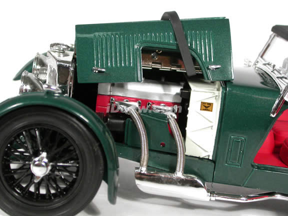 1934 Aston Martin MKII diecast model car 1:18 scale die cast by Signature Models - Green
