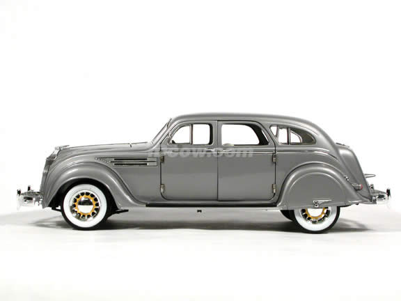 1936 Chrysler Airflow diecast model car 1:18 scale die cast by Signature Models - Silver