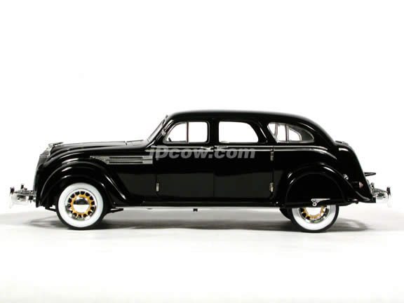 1936 Chrysler Airflow diecast model car 1:18 scale die cast by Signature Models - Black