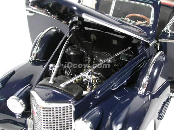 1938 Cadillac Fleetwood V16 diecast model car 1:18 scale die cast by Signature Models - Deep Blue