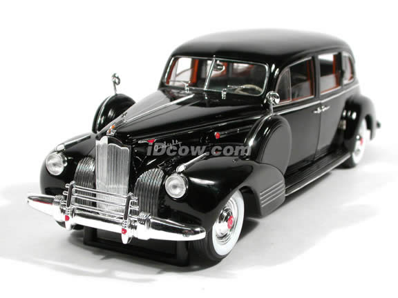 1941 Packard Limousine diecast model car 1:18 scale die cast by Signature Models - Black