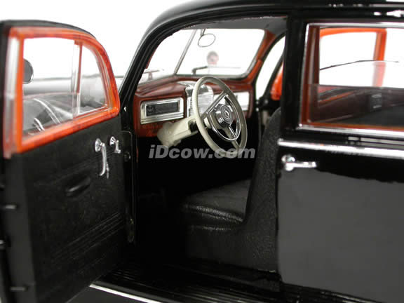1941 Packard Limousine diecast model car 1:18 scale die cast by Signature Models - Black