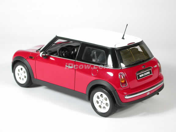 2003 Mini Cooper diecast model car 1:18 scale die cast by AUTOart - Red & White Stripes