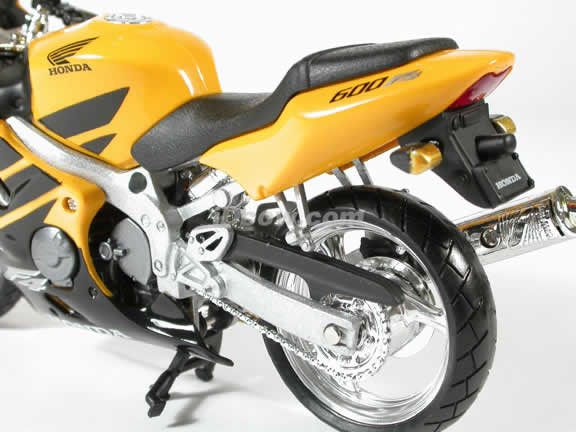 Honda CBR600 F4 Model Diecast Motorcycle 1:12 die cast by NewRay - Yellow