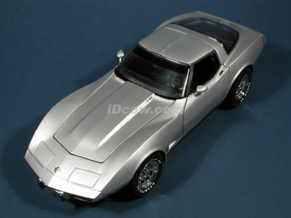 1978 Chevrolet Corvette 25th Anniversary diecast model car 1:18 scale die cast by UT Models - Silver
