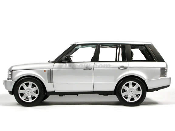 2003 Land Rover Range Rover diecast model car 1:18 scale die cast by Welly - Silver (LHD)