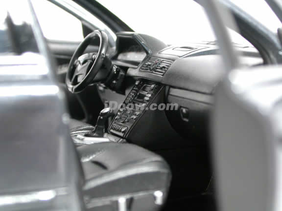 2005 Volvo XC90 V8 diecast model car 1:18 scale die cast by Welly - Dark Grey 12549w