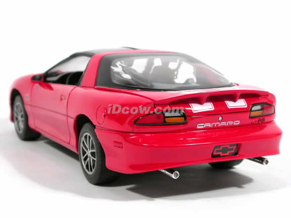 2002 Chevrolet Camaro SS 35th Anniversary diecast model car 1:18 scale die cast by Welly - Red 9861W