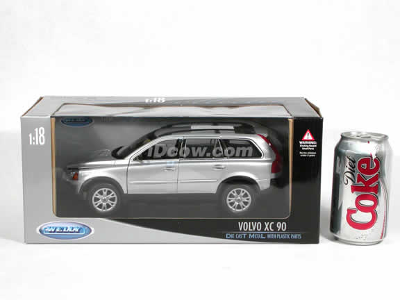 2005 Volvo XC90 V8 diecast model car 1:18 scale die cast by Welly - Silver 12549w