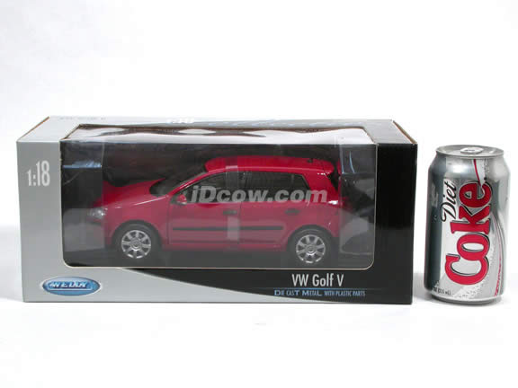 2006 Volkswagen Golf V diecast model car 1:18 scale die cast by Welly - Red 12548w