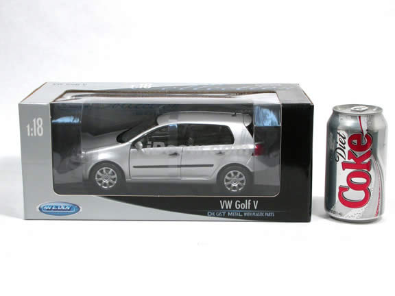 2006 Volkswagen Golf V diecast model car 1:18 scale die cast by Welly - Silver 12548w