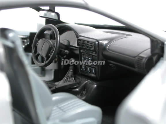 2002 Chevrolet Camaro SS diecast model car 1:18 scale die cast by Welly - Silver 9861W