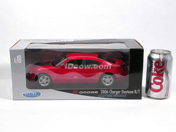 2006 Dodge Charger diecast model car 1:18 scale Daytona R/T by Welly - Red 18003W