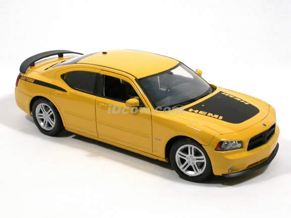 2006 Dodge Charger diecast model car 1:18 scale Daytona R/T by Welly - Yellow 18003W