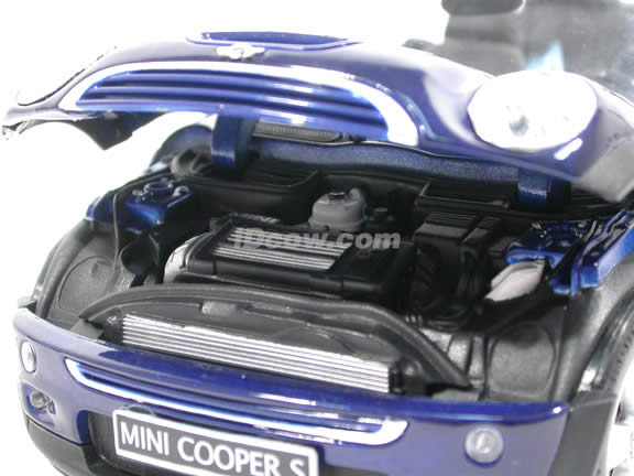 2006 Mini Cooper S diecast model car 1:18 scale cabrio by Welly - Blue Cabrio