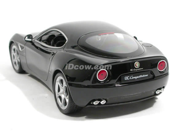 2008 Alfa Romeo 8C diecast model car 1:18 scale Competizione by Welly - Black 18013w