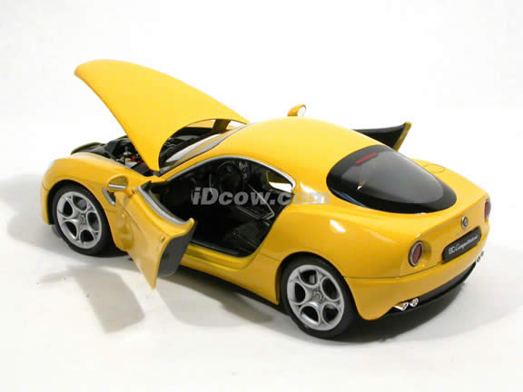 2008 Alfa Romeo 8C diecast model car 1:18 scale Competizione by Welly - Yellow 18013w