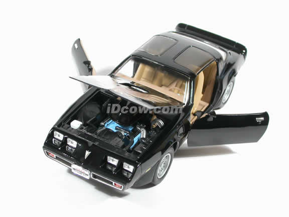 1979 Pontiac Firebird Trans Am diecast model car 1:18 scale die cast by Yat Ming - Black