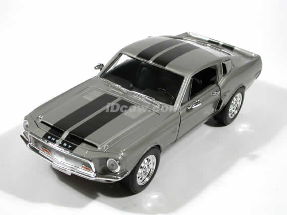 1968 Mustang Shelby Cobra GT 500KR diecast model car 1:18 scale die cast by Yat Ming - Silver
